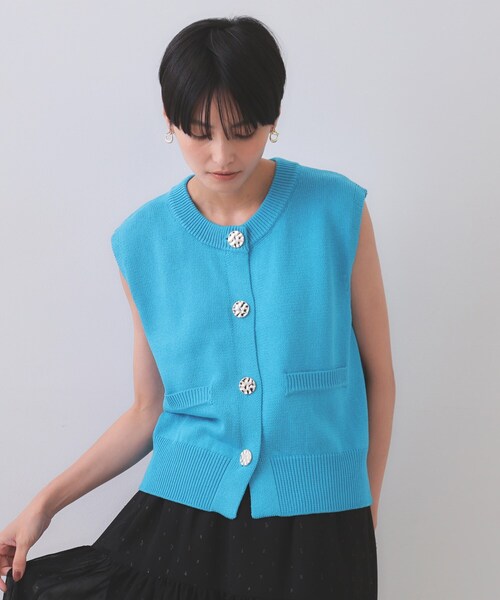 OPAQUE.CLIP（オペークドットクリップ）の「変形ブロンズボタンニットベスト【洗濯機洗い可】（ベスト・レディース・ホワイト/ブルー/ネイビー・00）」の16枚目の写真
