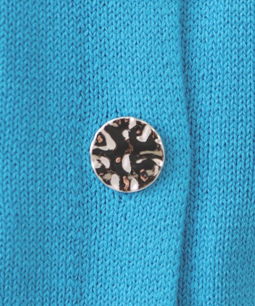 OPAQUE.CLIP（オペークドットクリップ）の「変形ブロンズボタンニットベスト【洗濯機洗い可】（ベスト・レディース・ホワイト/ブルー/ネイビー・00）」の22枚目の写真