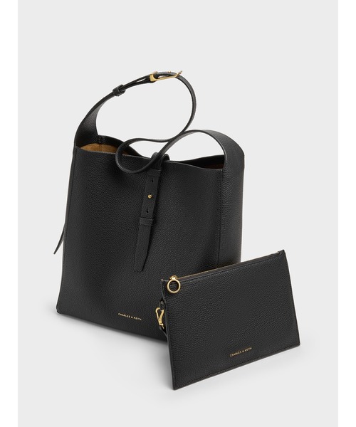 CHARLES & KEITH（チャールズ & キース）の「Beryl ベリル ベルトホーボーバッグ（ショルダーバッグ・レディース・ライトベージュ/ブラック/ワインレッド・L）」の6枚目の写真