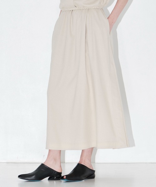 THE TOKYO(ザトウキョウ)の「【THE TOKYO/ザトウキョウ】Waist Gather Flare Skirt/ウエストギャザーフレアスカート/SET UP(セットアップ)(スカート・レディース・ライトベージュ/チャコールグレー・38/36)」の4枚目の写真