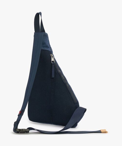 tommy jeans（トミー ジーンズ）の「デニムスリングバッグ（ショルダーバッグ・メンズ・インディゴブルー・FREE）」の2枚目の写真