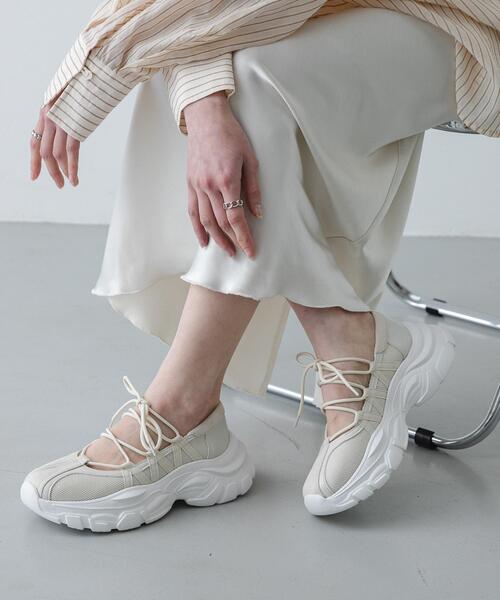 SENSE OF PLACE by URBAN RESEARCH（センスオブプレイスバイアーバンリサーチ）の「【お気に入り6万人突破/S~XLサイズ/厚底】レースアップバレエスニーカーレースアップバレエスニーカー（スニーカー・レディース・ブラウン/ブラック/グレー/アイボリー・SMALL/MEDIUM/LARGE/X-LARGE）」の2枚目の写真