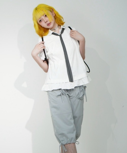 Never mind the XU / Chikashitsu+(ネバーマインド ザ エックスユー / チカシツプラス)の「【Nerd out XU】ribbon string shorts / 【ナードアウトエックスユー】リボンストリングワイドハーフパンツ(カーゴパンツ・レディース・チャコール/グレー・M)」の2枚目の写真