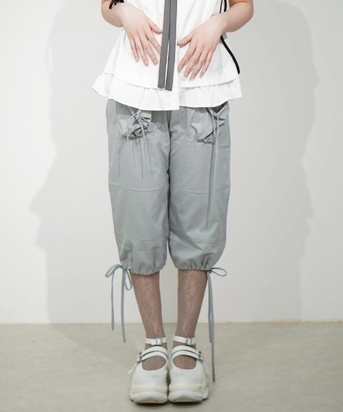 Never mind the XU / Chikashitsu+(ネバーマインド ザ エックスユー / チカシツプラス)の「【Nerd out XU】ribbon string shorts / 【ナードアウトエックスユー】リボンストリングワイドハーフパンツ(カーゴパンツ・レディース・チャコール/グレー・M)」の7枚目の写真