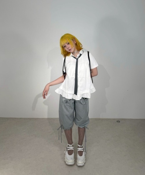 Never mind the XU / Chikashitsu+(ネバーマインド ザ エックスユー / チカシツプラス)の「【Nerd out XU】ribbon string shorts / 【ナードアウトエックスユー】リボンストリングワイドハーフパンツ(カーゴパンツ・レディース・チャコール/グレー・M)」の5枚目の写真