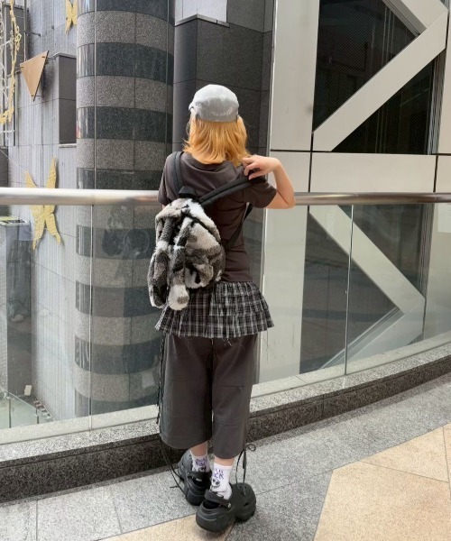 Never mind the XU / Chikashitsu+(ネバーマインド ザ エックスユー / チカシツプラス)の「【Nerd out XU】ribbon string shorts / 【ナードアウトエックスユー】リボンストリングワイドハーフパンツ(カーゴパンツ・レディース・チャコール/グレー・M)」の11枚目の写真