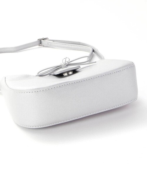 BeBe（ベベ）の「レザー調リボンフラップベルト付きショルダーバッグ（ショルダーバッグ・キッズ・ボルドー/グレー・FREE）」の12枚目の写真