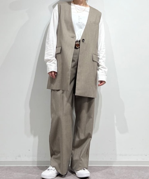 human woman（ヒューマンウーマン）の「◆強撚シャークスキンセミワイドパンツ（その他パンツ・レディース・チャコールグレー/ベージュ/ネイビー・SMALL/MEDIUM/LARGE）」の6枚目の写真