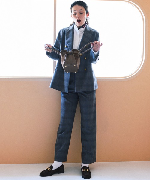 human woman（ヒューマンウーマン）の「◆強撚シャークスキンセミワイドパンツ（その他パンツ・レディース・チャコールグレー/ベージュ/ネイビー・SMALL/MEDIUM/LARGE）」の13枚目の写真