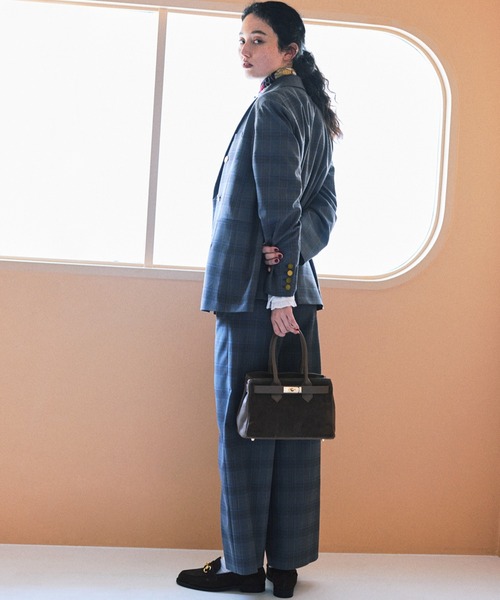 human woman（ヒューマンウーマン）の「◆強撚シャークスキンセミワイドパンツ（その他パンツ・レディース・チャコールグレー/ベージュ/ネイビー・SMALL/MEDIUM/LARGE）」の12枚目の写真