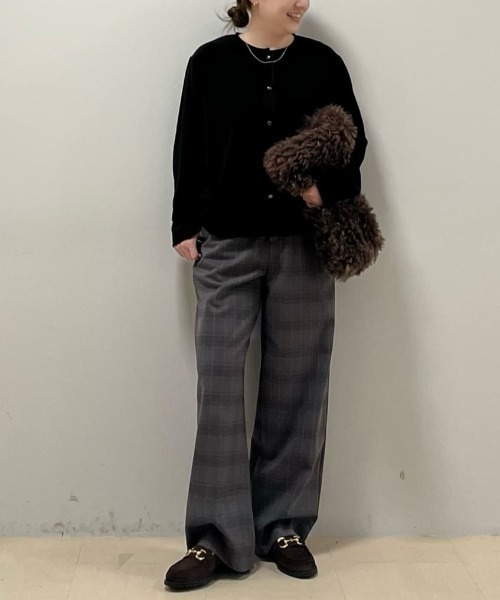 human woman（ヒューマンウーマン）の「◆強撚シャークスキンセミワイドパンツ（その他パンツ・レディース・チャコールグレー/ベージュ/ネイビー・SMALL/MEDIUM/LARGE）」の11枚目の写真