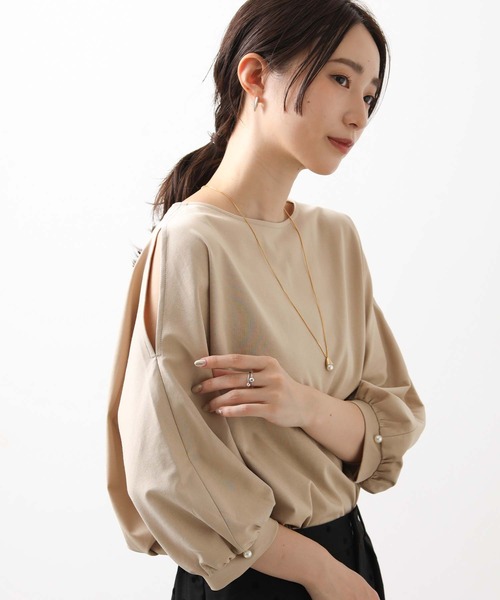 Gready Brilliant(グレディブリリアン)の「天竺肩スリットパフ7分カットソー(Tシャツ/カットソー・レディース・ブラック/ベージュ・38)」の2枚目の写真