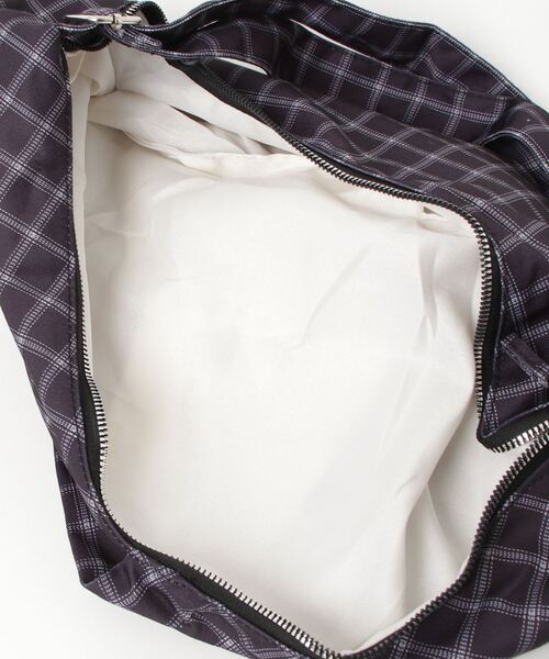gossip!ロサンゼルス(ゴシップロサンゼルス)の「レトロチェック柄 ショルダーバッグ ホーボーバッグ/2way Y2K(ショルダーバッグ・レディース・チェック・FREE)」の4枚目の写真