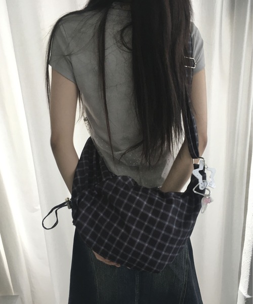 gossip!ロサンゼルス(ゴシップロサンゼルス)の「レトロチェック柄 ショルダーバッグ ホーボーバッグ/2way Y2K(ショルダーバッグ・レディース・チェック・FREE)」の11枚目の写真