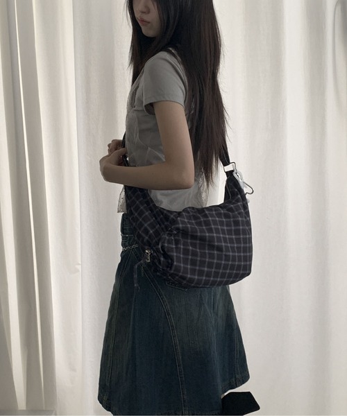gossip!ロサンゼルス(ゴシップロサンゼルス)の「レトロチェック柄 ショルダーバッグ ホーボーバッグ/2way Y2K(ショルダーバッグ・レディース・チェック・FREE)」の15枚目の写真