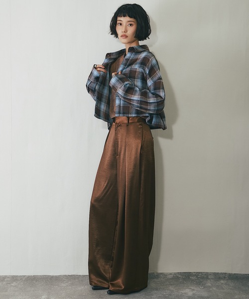 ANOTHER S(アナザーエス)の「サテンタックワイドパンツ(その他パンツ・レディース・ブラック/グレイッシュベージュ/ブラウン/ピンク・FREE)」の19枚目の写真