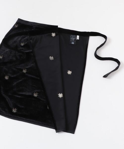 URBAN RESEARCH（アーバンリサーチ）の「ベロア刺繍ラップスカート（スカート・レディース・ブラック・FREE）」の9枚目の写真