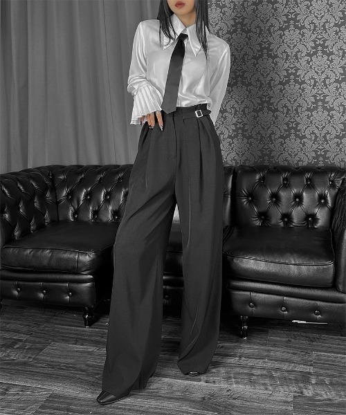 LVEU.(ラブユ.)の「【LVEU.】袖プリーツデザインシャツ / トップス シャツ ブラウス プリーツ フレアカフス ビッグカラー クロップド ショート ブラック ホワイト ブルー モード(シャツ/ブラウス・レディース・ブラック/ホワイト/ブルー・FREE)」の21枚目の写真