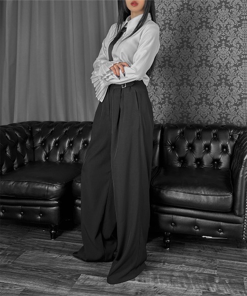 LVEU.(ラブユ.)の「【LVEU.】袖プリーツデザインシャツ / トップス シャツ ブラウス プリーツ フレアカフス ビッグカラー クロップド ショート ブラック ホワイト ブルー モード(シャツ/ブラウス・レディース・ブラック/ホワイト/ブルー・FREE)」の22枚目の写真