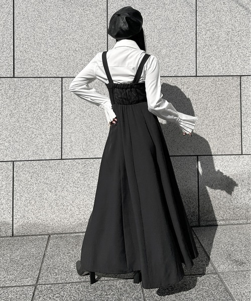 LVEU.(ラブユ.)の「【LVEU.】袖プリーツデザインシャツ / トップス シャツ ブラウス プリーツ フレアカフス ビッグカラー クロップド ショート ブラック ホワイト ブルー モード(シャツ/ブラウス・レディース・ブラック/ホワイト/ブルー・FREE)」の11枚目の写真