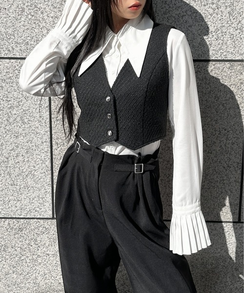 LVEU.(ラブユ.)の「【LVEU.】袖プリーツデザインシャツ / トップス シャツ ブラウス プリーツ フレアカフス ビッグカラー クロップド ショート ブラック ホワイト ブルー モード(シャツ/ブラウス・レディース・ブラック/ホワイト/ブルー・FREE)」の16枚目の写真