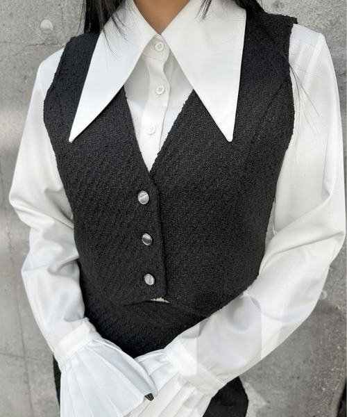 LVEU.(ラブユ.)の「【LVEU.】袖プリーツデザインシャツ / トップス シャツ ブラウス プリーツ フレアカフス ビッグカラー クロップド ショート ブラック ホワイト ブルー モード(シャツ/ブラウス・レディース・ブラック/ホワイト/ブルー・FREE)」の19枚目の写真