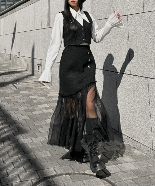 LVEU.(ラブユ.)の「【LVEU.】袖プリーツデザインシャツ / トップス シャツ ブラウス プリーツ フレアカフス ビッグカラー クロップド ショート ブラック ホワイト ブルー モード(シャツ/ブラウス・レディース・ブラック/ホワイト/ブルー・FREE)」の20枚目の写真