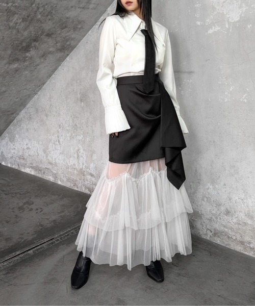LVEU.（ラブユ.）の「【LVEU.】袖プリーツデザインシャツ / トップス シャツ ブラウス プリーツ フレアカフス ビッグカラー クロップド ショート ブラック ホワイト ブルー モード（シャツ/ブラウス・レディース・ブラック/ホワイト/ブルー・FREE）」の11枚目の写真