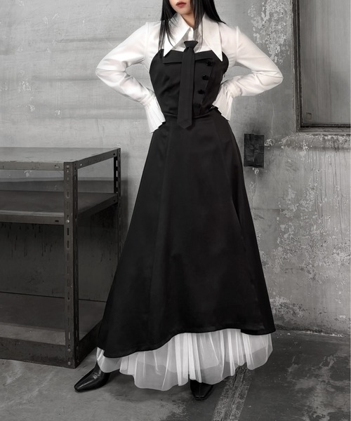 LVEU.（ラブユ.）の「【LVEU.】袖プリーツデザインシャツ / トップス シャツ ブラウス プリーツ フレアカフス ビッグカラー クロップド ショート ブラック ホワイト ブルー モード（シャツ/ブラウス・レディース・ブラック/ホワイト/ブルー・FREE）」の4枚目の写真