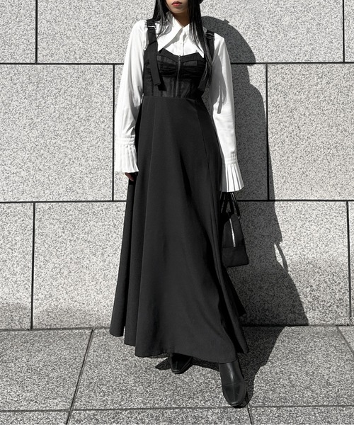 LVEU.(ラブユ.)の「【LVEU.】袖プリーツデザインシャツ / トップス シャツ ブラウス プリーツ フレアカフス ビッグカラー クロップド ショート ブラック ホワイト ブルー モード(シャツ/ブラウス・レディース・ブラック/ホワイト/ブルー・FREE)」の5枚目の写真