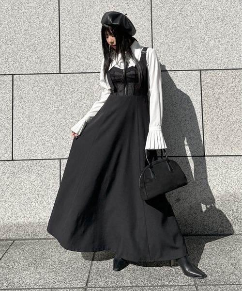 LVEU.(ラブユ.)の「【LVEU.】袖プリーツデザインシャツ / トップス シャツ ブラウス プリーツ フレアカフス ビッグカラー クロップド ショート ブラック ホワイト ブルー モード(シャツ/ブラウス・レディース・ブラック/ホワイト/ブルー・FREE)」の6枚目の写真