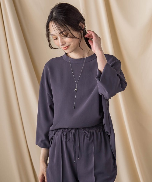 LAUTREAMONT(ロートレアモン)の「キレイ×リラックス スタンドカラーブラウス≪接触冷感/UV/洗濯機で洗える≫(シャツ/ブラウス・レディース・ベージュ/ブラック/チャコールグレー・9号)」の1枚目の写真
