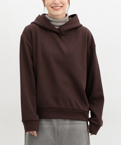 Honeys（ハニーズ）の「【ハニぽか】あったかきれいめパーカー（パーカー・レディース・グレイッシュベージュ/ブルー/オフホワイト/ブラウン/ブラック・L/M/LL/S）」の4枚目の写真