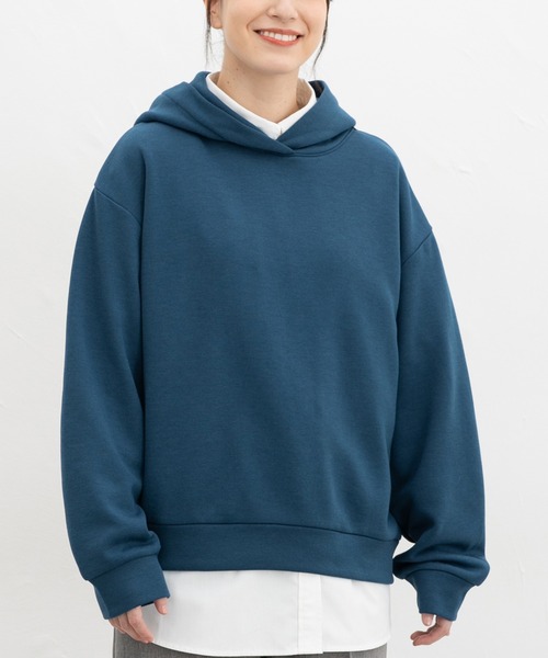 Honeys（ハニーズ）の「【ハニぽか】あったかきれいめパーカー（パーカー・レディース・グレイッシュベージュ/ブルー/オフホワイト/ブラウン/ブラック・L/M/LL/S）」の5枚目の写真