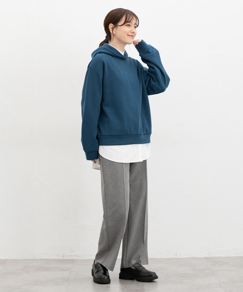 Honeys（ハニーズ）の「【ハニぽか】あったかきれいめパーカー（パーカー・レディース・グレイッシュベージュ/ブルー/オフホワイト/ブラウン/ブラック・L/M/LL/S）」の15枚目の写真