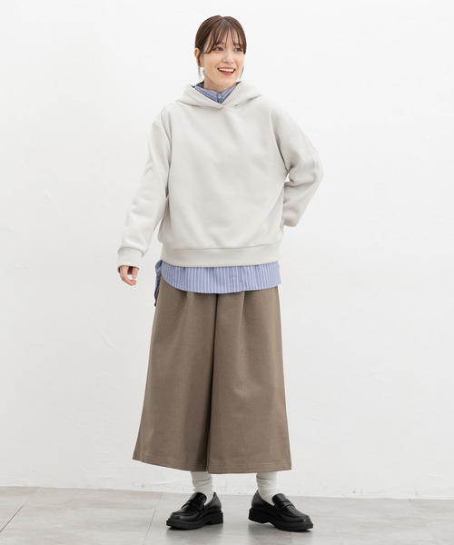 Honeys（ハニーズ）の「【ハニぽか】あったかきれいめパーカー（パーカー・レディース・グレイッシュベージュ/ブルー/オフホワイト/ブラウン/ブラック・L/M/LL/S）」の17枚目の写真