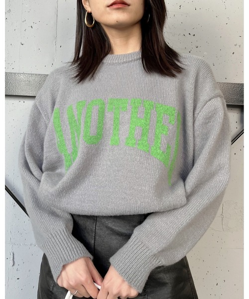 &soiree(アンドソワレ)の「【&soiree】カレッジロゴモヘアライクニットセーター(ニット/セーター・レディース・ピンク/ベージュ/グレー・FREE)」の1枚目の写真