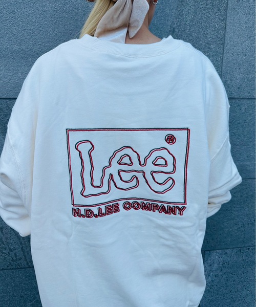 Lee(リー)の「LEE / BACK EMBROIDERY SWEAT / LT3218(スウェット・レディース・レッド/ネイビー/オフホワイト/ブラック・X-LARGE)」の2枚目の写真