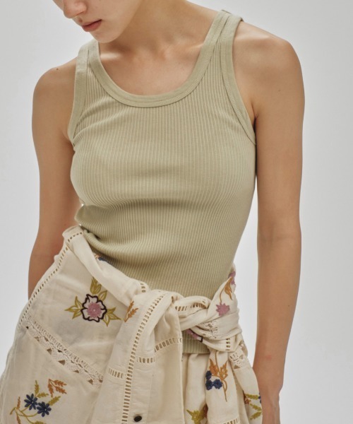 TODAYFUL(トゥデイフル)の「Seamless Rib Tanktop(Tシャツ/カットソー・レディース・サンドベージュ/ミント/ブルー系その他/ベビーピンク/レッド・FREE)」の3枚目の写真