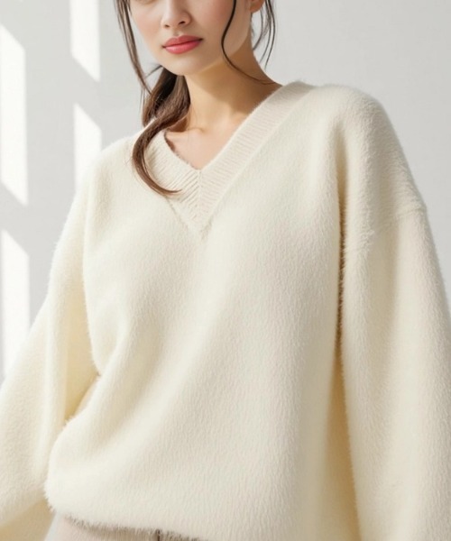cammie(キャミー)の「Vネックシャギーニットトップス(ニット/セーター・レディース・ピンク系その他/サックスブルー/オフホワイト・F)」の1枚目の写真