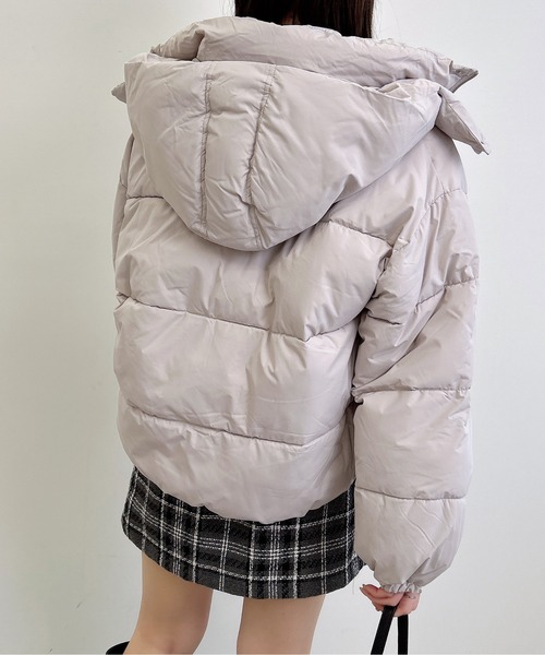 INGNI（イング）の「【WEB限定】ビッグフードエコダウン（ダウンジャケット/コート・レディース・ライトベージュ/ブラック/グレー系その他/ピンク/オフホワイト・M）」の9枚目の写真