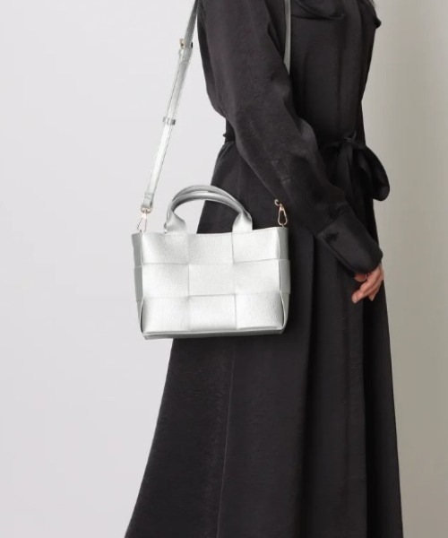 CACHELLIE（カシェリエ）の「PU MESH 4WAY TOTE（トートバッグ・レディース・シルバー・FREE）」の4枚目の写真