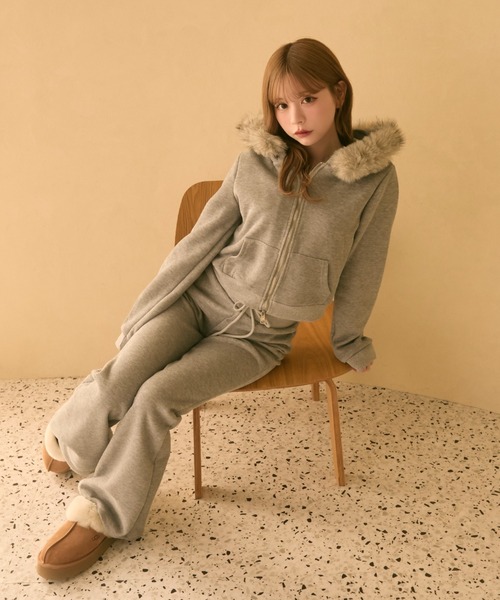 フェイクファーフード付きセットアップ（セットアップ）｜TITTY&CO