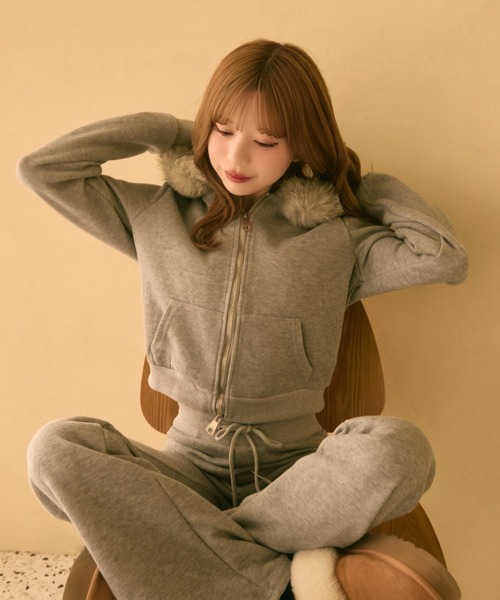 TITTY&CO.(ティティーアンドコー)の「フェイクファーフード付きセットアップ(セットアップ・レディース・ブラック/グレー・FREE)」の16枚目の写真