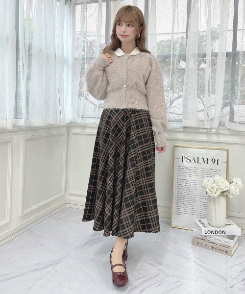 an another angelus（アンアナザーアンジェラス）の「アソート釦ラメシャギーニットカーディガン/fint フィント（カーディガン/ボレロ・レディース・オフホワイト/ライトグレー/ライトベージュ・FREE）」の5枚目の写真