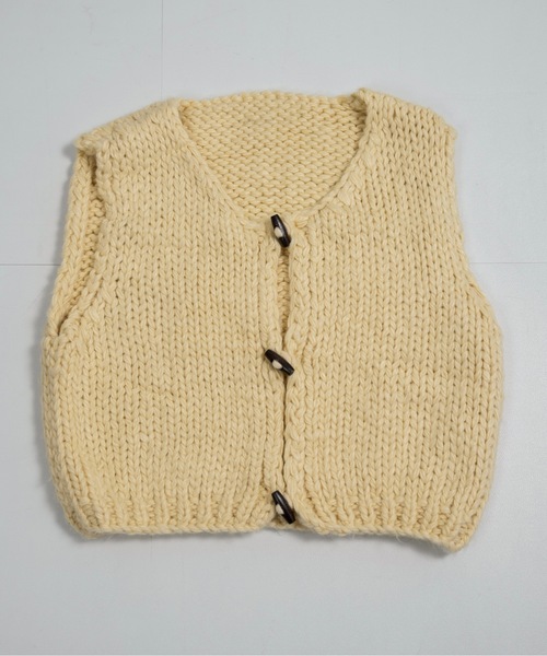 lawgy（ラウジー）の「wood button chunky knit vest / ウッドボタンチャンキーニットベスト（ベスト・レディース・クリーム/ネイビー/ホワイト・FREE）」の18枚目の写真