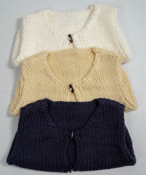 lawgy（ラウジー）の「wood button chunky knit vest / ウッドボタンチャンキーニットベスト（ベスト・レディース・クリーム/ネイビー/ホワイト・FREE）」の4枚目の写真