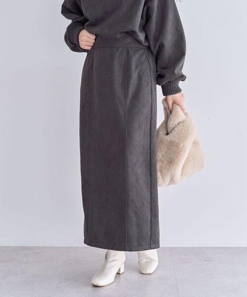 ELENCARE DUE（エレンカーレデュエ）の「・ELENCARE DUE エンボスナロースカート（スカート・レディース・ブラウン/チャコールグレー/アイボリー・FREE）」の2枚目の写真