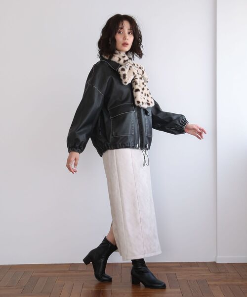 ELENCARE DUE（エレンカーレデュエ）の「・ELENCARE DUE エンボスナロースカート（スカート・レディース・ブラウン/チャコールグレー/アイボリー・FREE）」の22枚目の写真