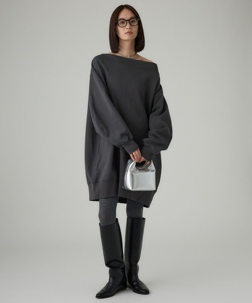 BABYLONE（バビロン）の「オフショルスウェットミニワンピ（ワンピース・レディース・ベージュ/チャコール・フリー）」の4枚目の写真